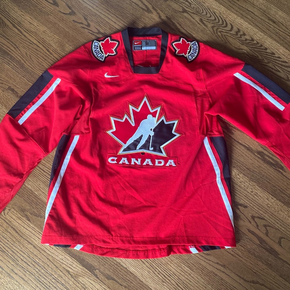 Nike Team Canada Red Hockey Jersey